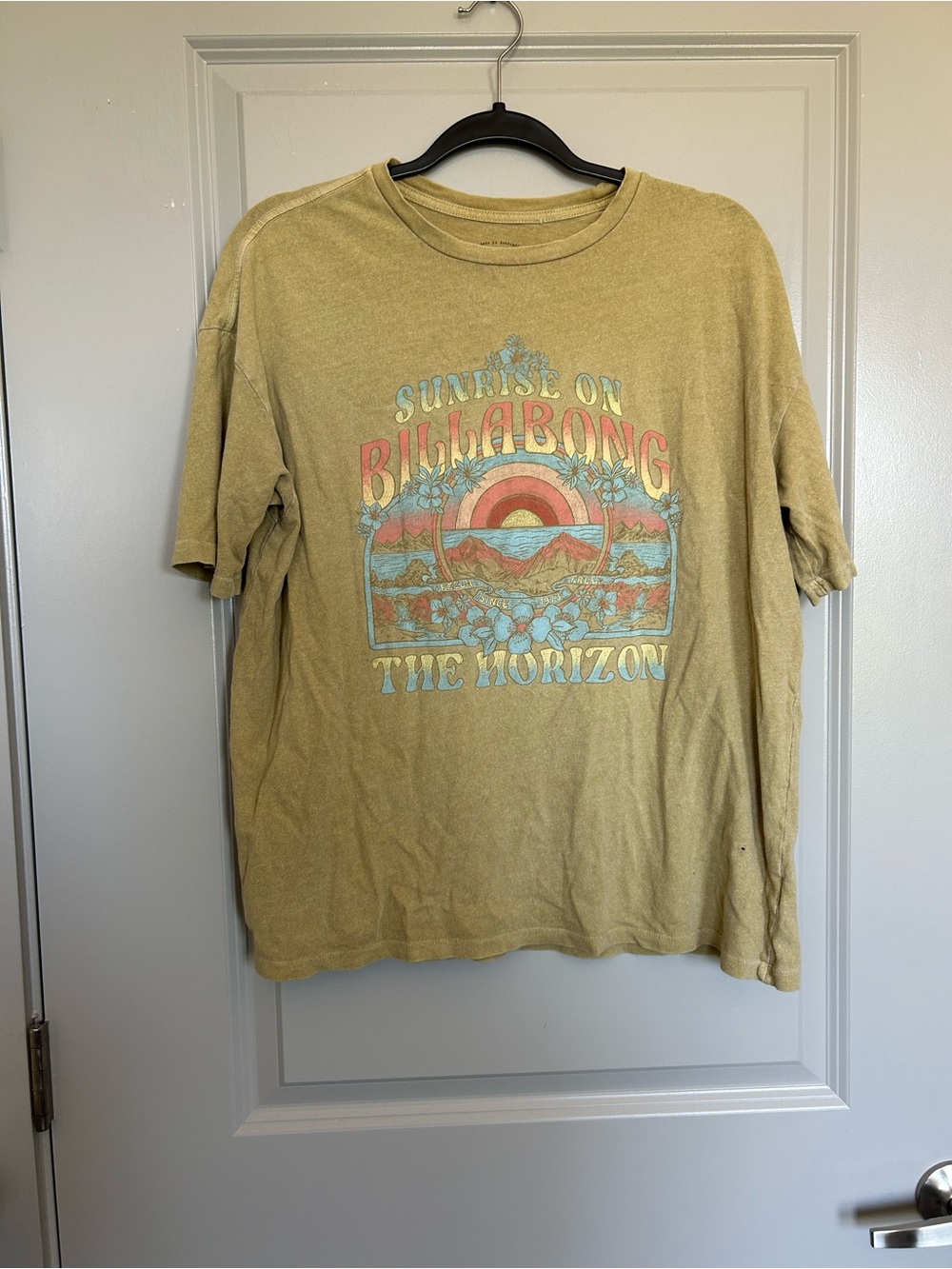 Billabong Lightweight Graphic Tee in Faded Mustard